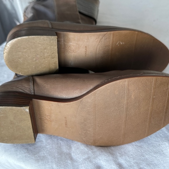 NIKE AIR WOMAN"S LEATHER AND STRETCH FABRIC BOOTS - Picture 10 of 15